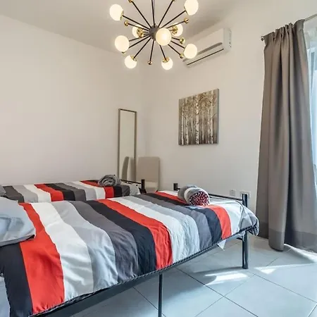 Apartman Unique 4 Bedroom Apt In The Heart Of St Julian's San Ġiljan