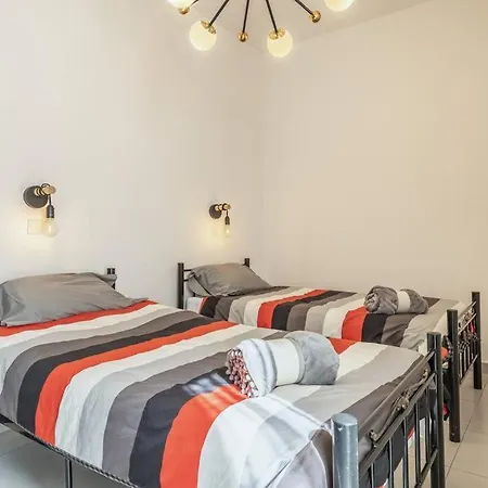 Unique 4 Bedroom Apt In The Heart Of St Julian's Apartman