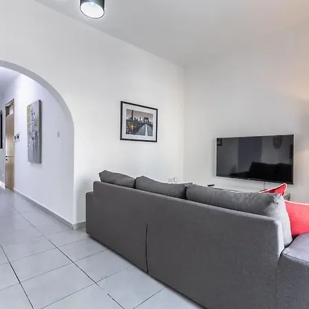 Διαμέρισμα Unique 4 Bedroom Apt In The Heart Of St Julian's
