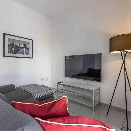 Unique 4 Bedroom Apt In The Heart Of St Julian's Apartament *