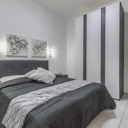 Unique 4 Bedroom Apt In The Heart Of St Julian's Διαμέρισμα Saint Julian's